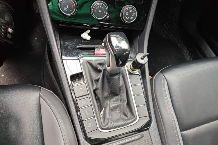 Used Volkswagen Sagitar 2019 280TSI DSG Comfort Version China VI Standard Gear Lever