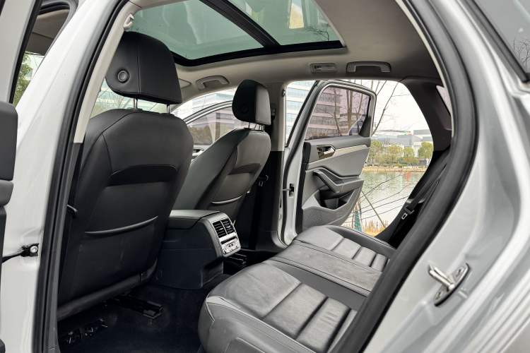 Used Volkswagen Sagitar 2019 280TSI DSG Comfort Version China VI Standard Interior 2