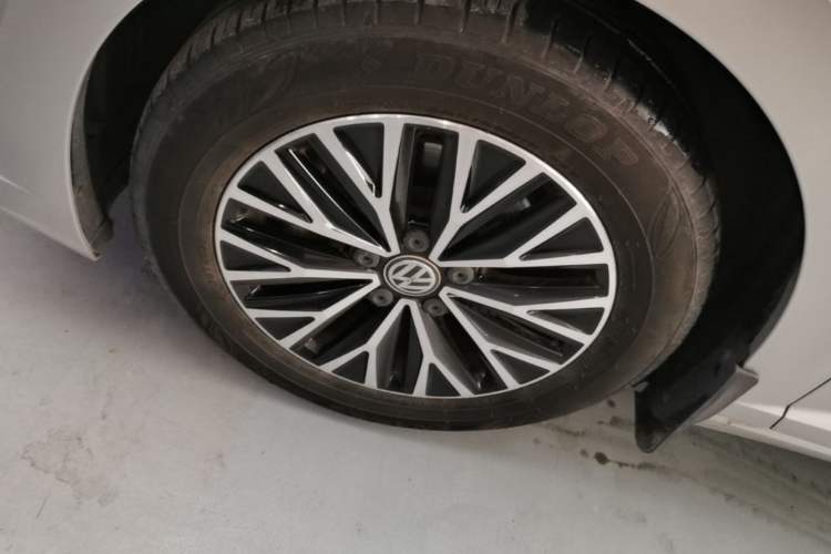 Used Volkswagen Sagitar 2019 280TSI DSG Comfort Version China VI Standard Left Front Wheel Hub