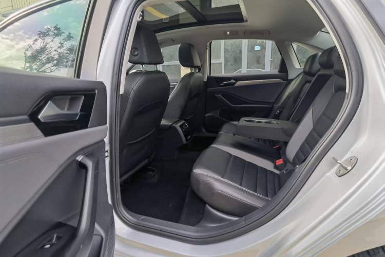 Used Volkswagen Sagitar 2019 200TSI DSG Comfort Version China VI Standard Left Rear Seat