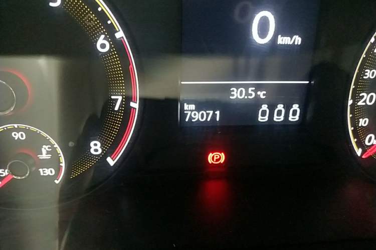 Used Volkswagen Sagitar 2019 200TSI DSG Comfort Version China VI Standard Odometer Close Up