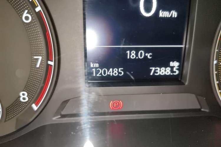 Used Volkswagen Sagitar 2019 280TSI DSG Comfort Version China VI Standard Odometer Close Up