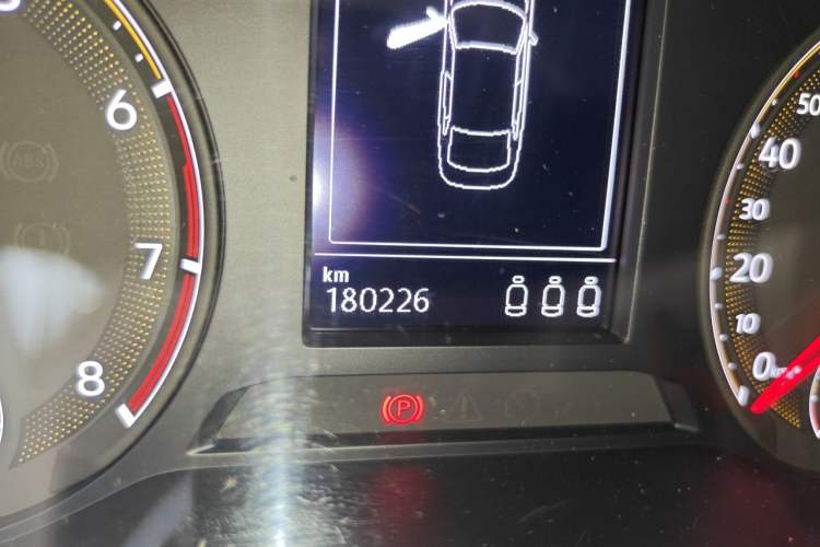 Used Volkswagen Sagitar 2019 280TSI DSG Comfort Version China VI Standard Odometer Close Up