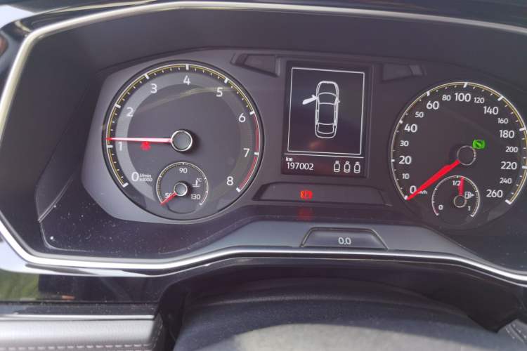Used Volkswagen Sagitar 2019 280TSI DSG Luxury Model China V Emission Standard Odometer Close Up