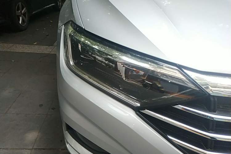 Used Volkswagen Sagitar 2019 200TSI DSG Comfort Version China VI Standard Right Front Headlight