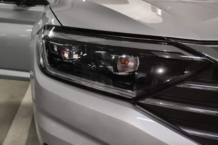 Used Volkswagen Sagitar 2019 280TSI DSG Comfort Version China VI Standard Right Front Headlight
