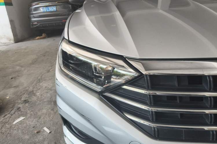 Used Volkswagen Sagitar 2019 200TSI DSG Comfort Version China VI Standard Right Front Headlight