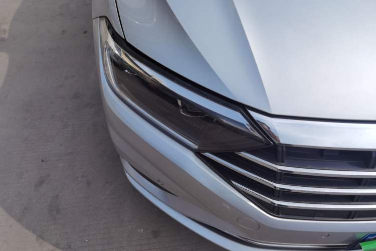 Used Volkswagen Sagitar 2019 280TSI DSG Luxury Model China V Emission Standard Right Front Headlight