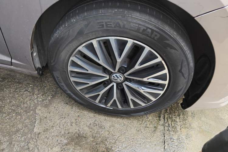 Used Volkswagen Sagitar 2019 280TSI DSG Comfort Version China VI Standard Right Front Wheel Hub