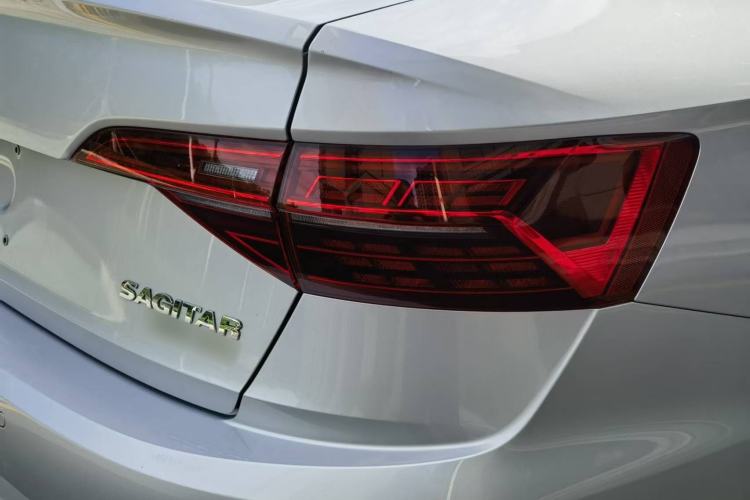 Used Volkswagen Sagitar 2019 200TSI DSG Comfort Version China VI Standard Right Rear Taillight