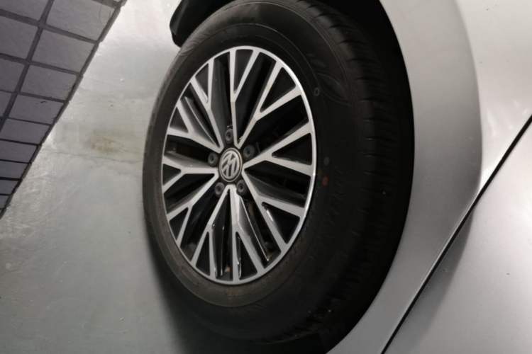 Used Volkswagen Sagitar 2019 280TSI DSG Comfort Version China VI Standard Right Rear Wheel Hub