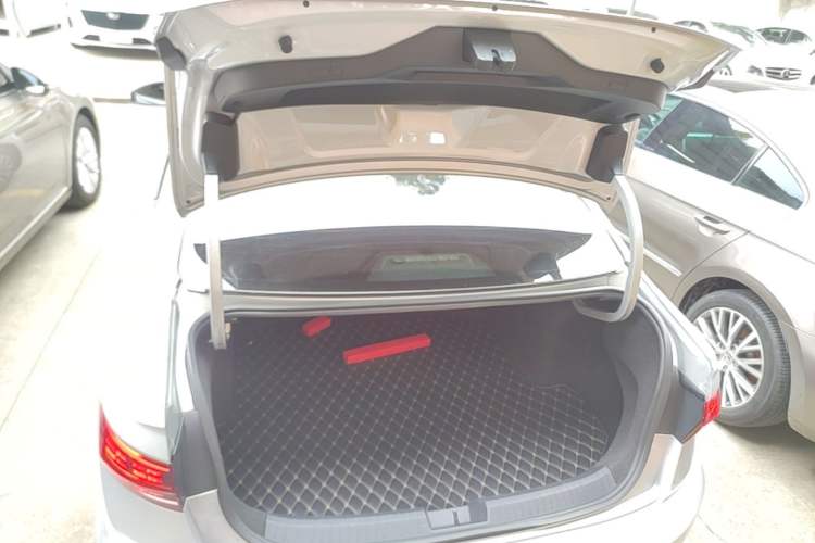 Used Volkswagen Sagitar 2019 280TSI DSG Comfort Version China VI Standard Trunk