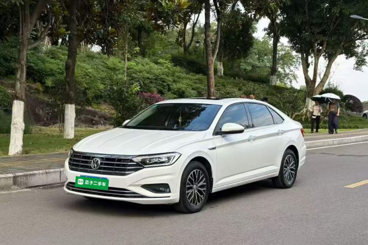 Used Volkswagen Sagitar 2019 200TSI Manual Comfort Version China VI Standard Guazi used car, China used car export, Used car for sale, Used cars, Cheapest cars for sale
