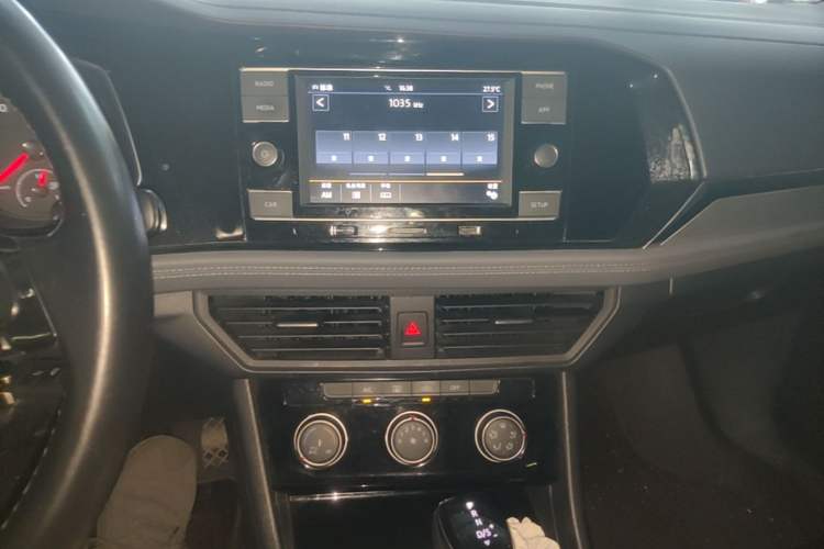 Used Volkswagen Sagitar 2019 280TSI DSG Comfort Version China VI Standard Audio And AC Panel