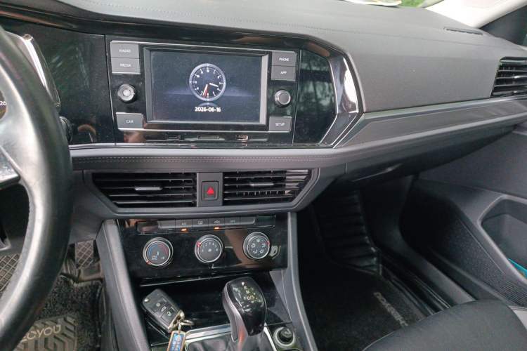 Used Volkswagen Sagitar 2019 280TSI DSG Comfort Version China VI Standard Audio And AC Panel