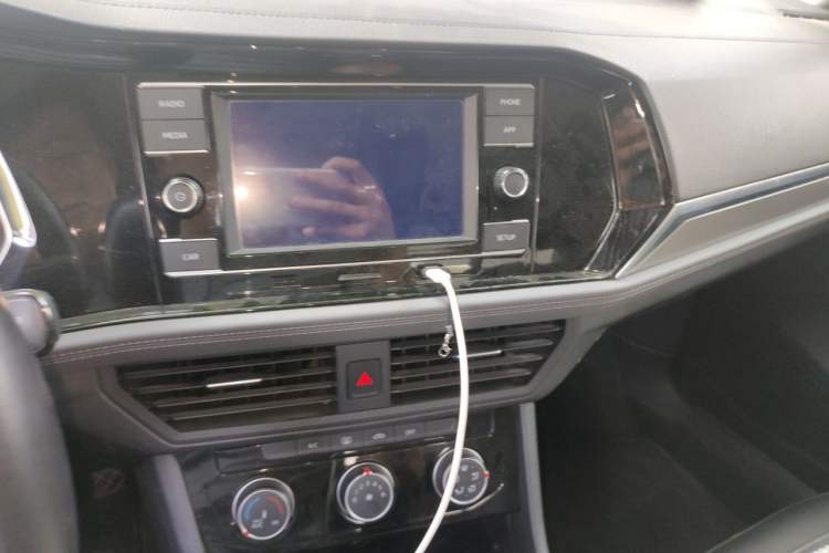 Used Volkswagen Sagitar 2019 200TSI DSG Comfort Version China VI Standard Audio And AC Panel