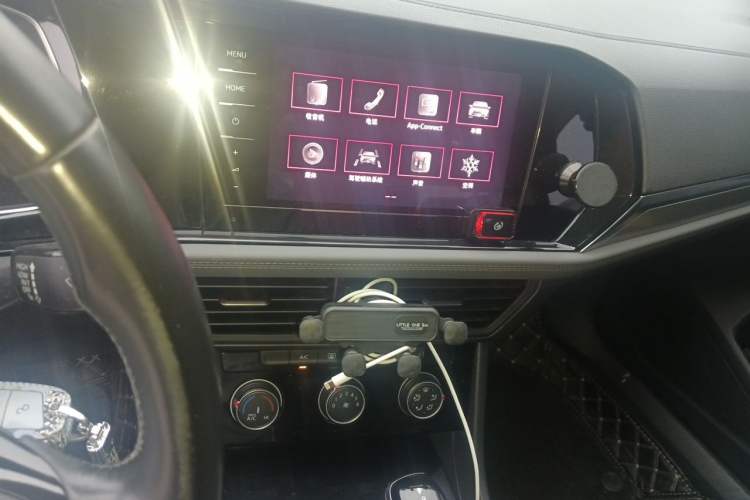 Used Volkswagen Sagitar 2019 200TSI DSG Comfort Version China VI Standard Audio And AC Panel