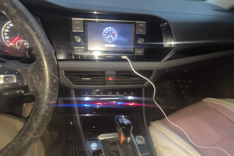 Used Volkswagen Sagitar 2019 280TSI DSG Luxury Version China VI Standard Audio And AC Panel
