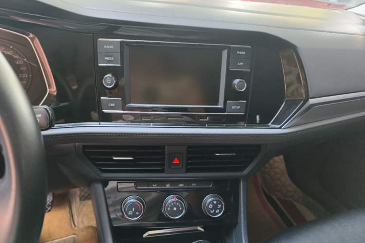Used Volkswagen Sagitar 2019 280TSI DSG Comfort Version China VI Standard Audio And AC Panel