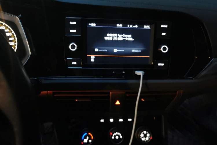 Used Volkswagen Sagitar 2019 200TSI DSG Comfort Version China VI Standard Audio And AC Panel