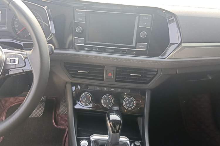 Used Volkswagen Sagitar 2019 200TSI DSG Comfort Version China VI Standard Audio And AC Panel