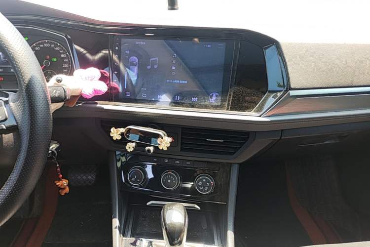 Used Volkswagen Sagitar 2019 200TSI DSG Comfort Version China VI Standard Audio And AC Panel