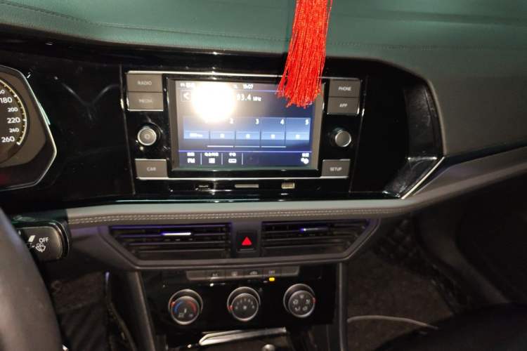 Used Volkswagen Sagitar 2019 280TSI DSG Comfort Version China VI Standard Audio And AC Panel
