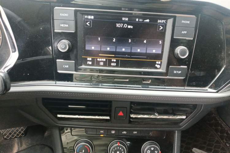 Used Volkswagen Sagitar 2019 200TSI DSG Comfort Version China VI Standard Audio And AC Panel