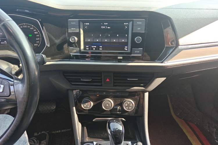 Used Volkswagen Sagitar 2019 200TSI DSG Comfort Version China VI Standard Audio And AC Panel