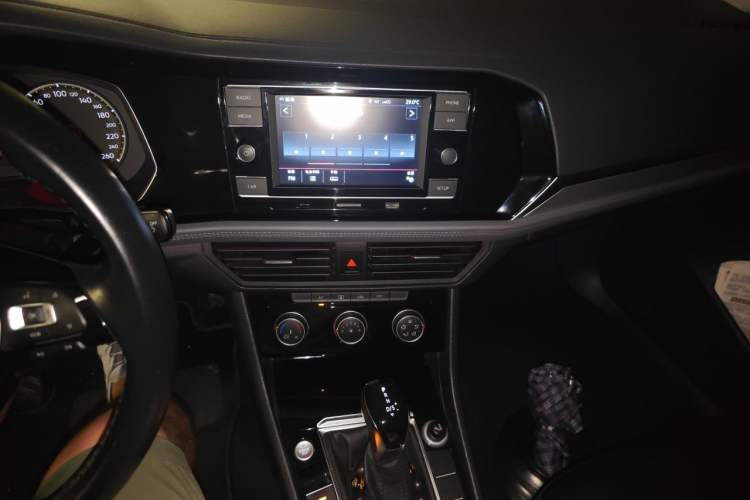 Used Volkswagen Sagitar 2019 280TSI DSG Comfort Version China VI Standard Audio And AC Panel