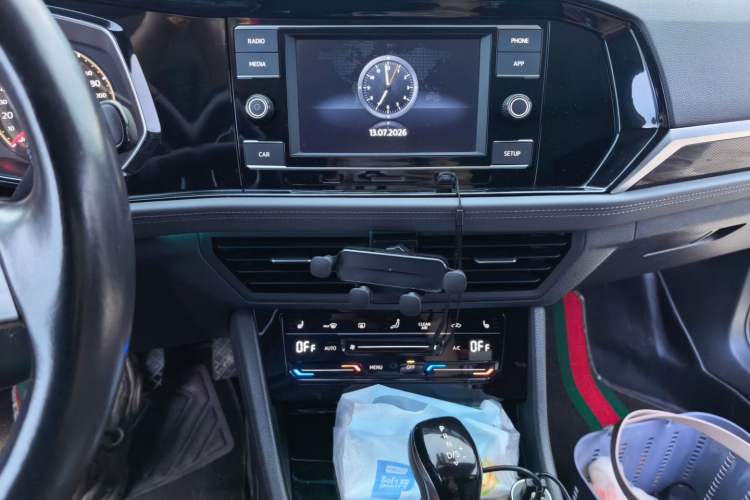 Used Volkswagen Sagitar 2019 280TSI DSG Luxury Version China VI Standard Audio And AC Panel