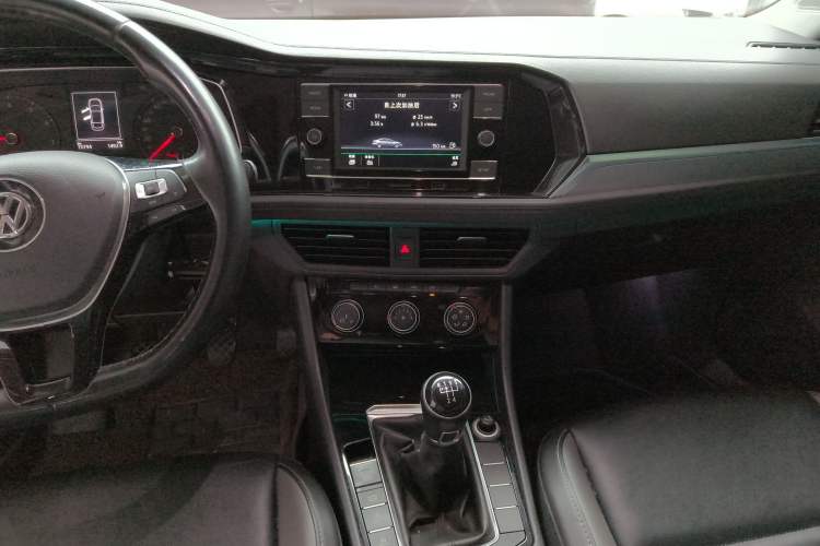 Used Volkswagen Sagitar 2019 200TSI Manual Comfort Version China VI Standard Audio And AC Panel