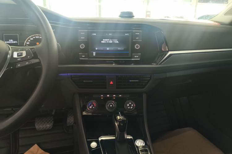 Used Volkswagen Sagitar 2019 200TSI DSG Comfort Version China VI Standard Audio And AC Panel