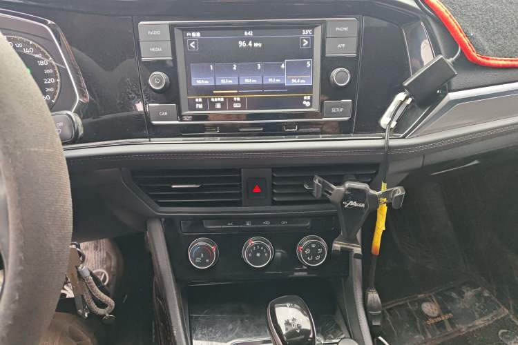 Used Volkswagen Sagitar 2019 200TSI DSG Comfort Version China VI Standard Audio And AC Panel