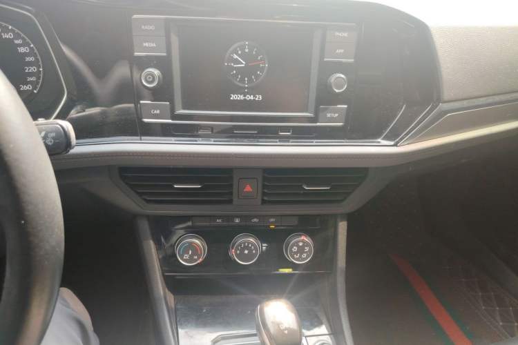 Used Volkswagen Sagitar 2019 200TSI DSG Comfort Version China VI Standard Audio And AC Panel