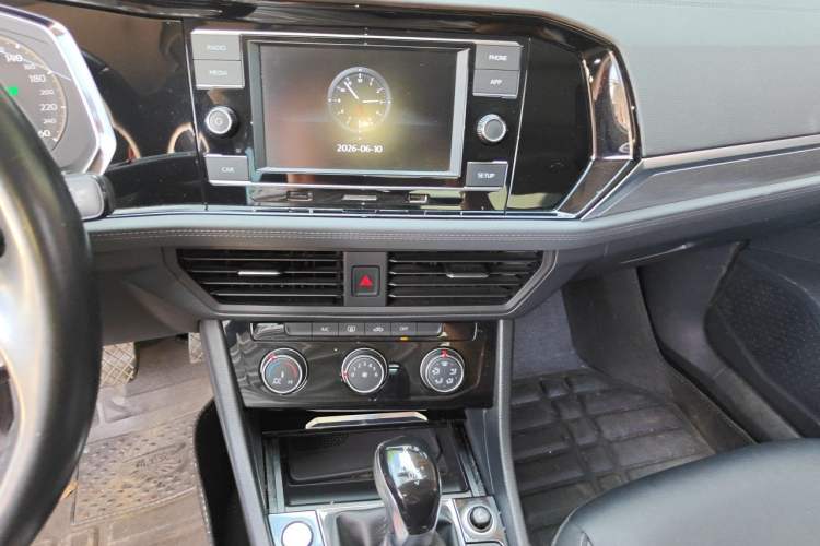 Used Volkswagen Sagitar 2019 200TSI DSG Comfort Version China VI Standard Audio And AC Panel