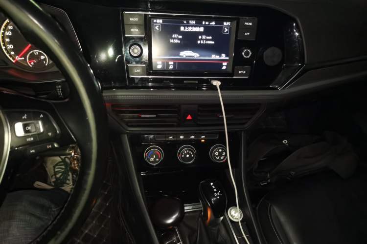 Used Volkswagen Sagitar 2019 280TSI DSG Comfort Version China VI Standard Audio And AC Panel