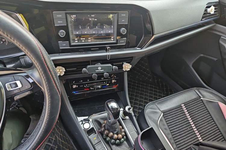 Used Volkswagen Sagitar 2019 280TSI DSG Luxury Version China VI Standard Audio And AC Panel