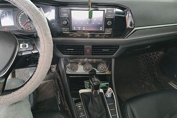 Used Volkswagen Sagitar 2019 280TSI DSG Comfort Version China VI Standard Audio And AC Panel
