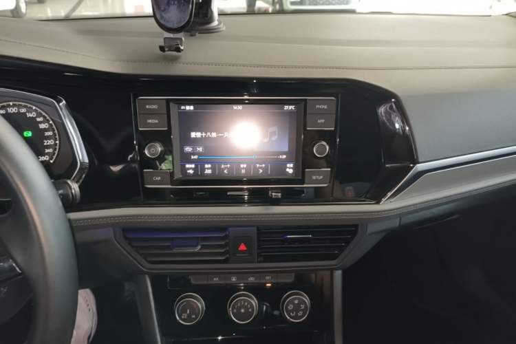 Used Volkswagen Sagitar 2019 280TSI DSG Comfort Version China VI Standard Audio And AC Panel
