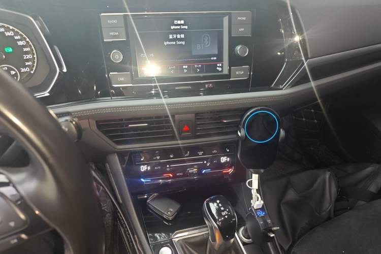 Used Volkswagen Sagitar 2019 280TSI DSG Luxury Model China V Emission Standard Audio And AC Panel