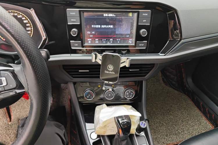 Used Volkswagen Sagitar 2019 280TSI DSG Comfort Version China VI Standard Audio And AC Panel