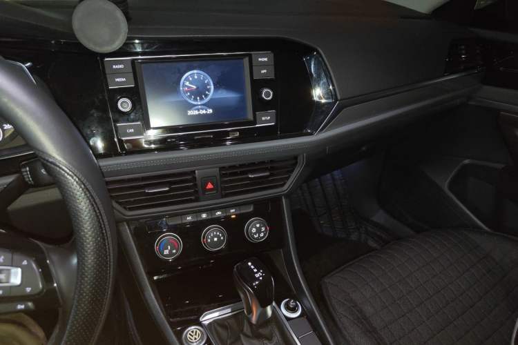 Used Volkswagen Sagitar 2019 280TSI DSG Comfort Version China VI Standard Audio And AC Panel