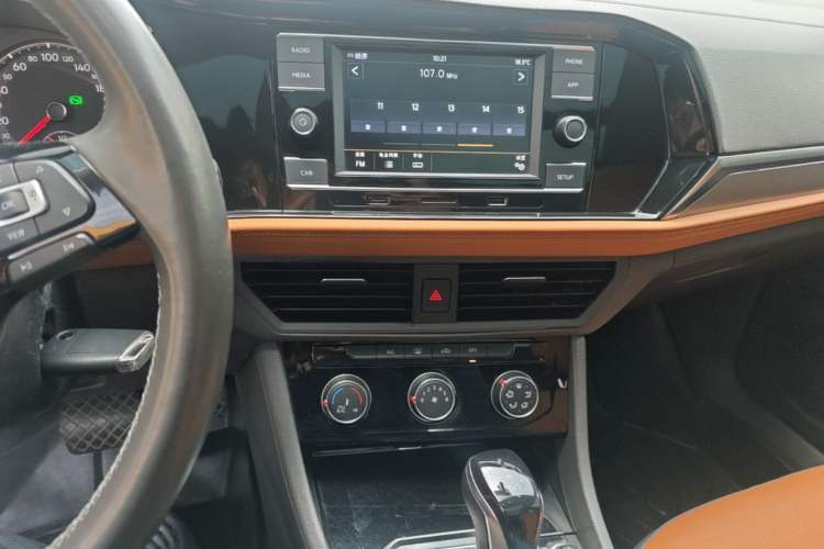 Used Volkswagen Sagitar 2019 280TSI DSG Comfort Version China VI Standard Audio And AC Panel
