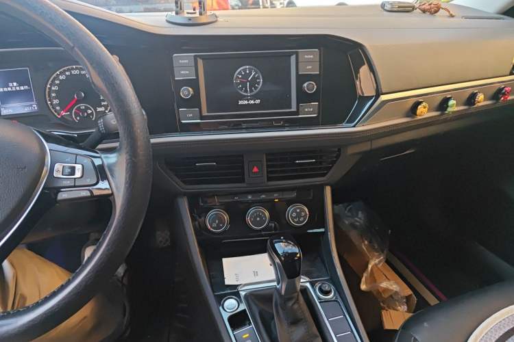 Used Volkswagen Sagitar 2019 200TSI DSG Comfort Version China VI Standard Audio And AC Panel