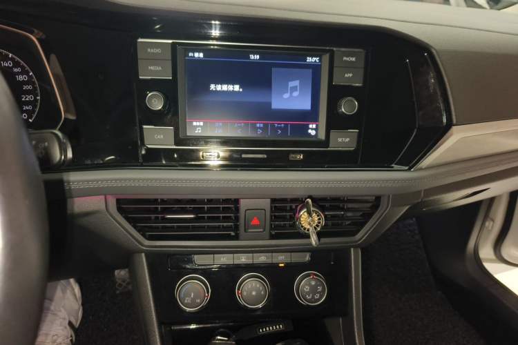 Used Volkswagen Sagitar 2019 200TSI DSG Comfort Version China VI Standard Audio And AC Panel