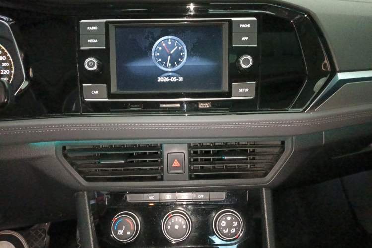 Used Volkswagen Sagitar 2019 280TSI DSG Comfort Version China VI Standard Audio And AC Panel