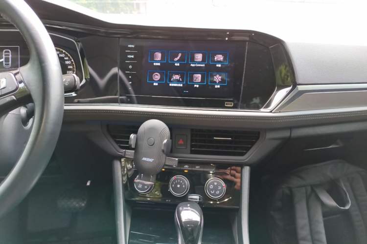 Used Volkswagen Sagitar 2019 200TSI DSG Comfort Version China VI Standard Audio And AC Panel