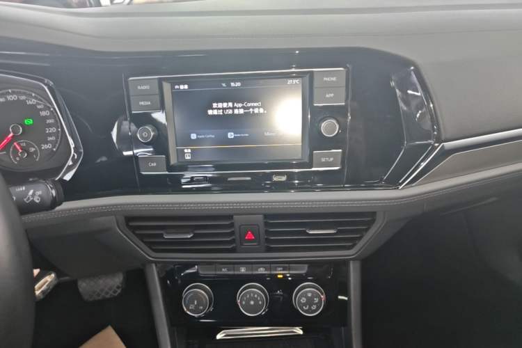 Used Volkswagen Sagitar 2019 280TSI DSG Comfort Version China V Standard Audio And AC Panel