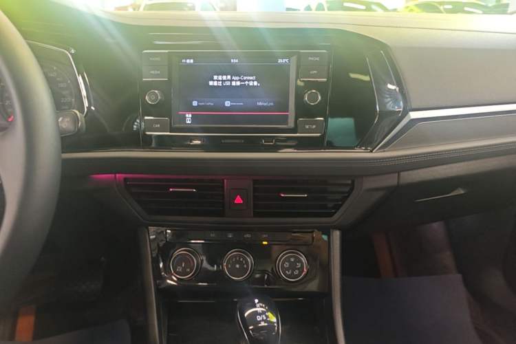 Used Volkswagen Sagitar 2019 280TSI DSG Comfort Version China VI Standard Audio And AC Panel